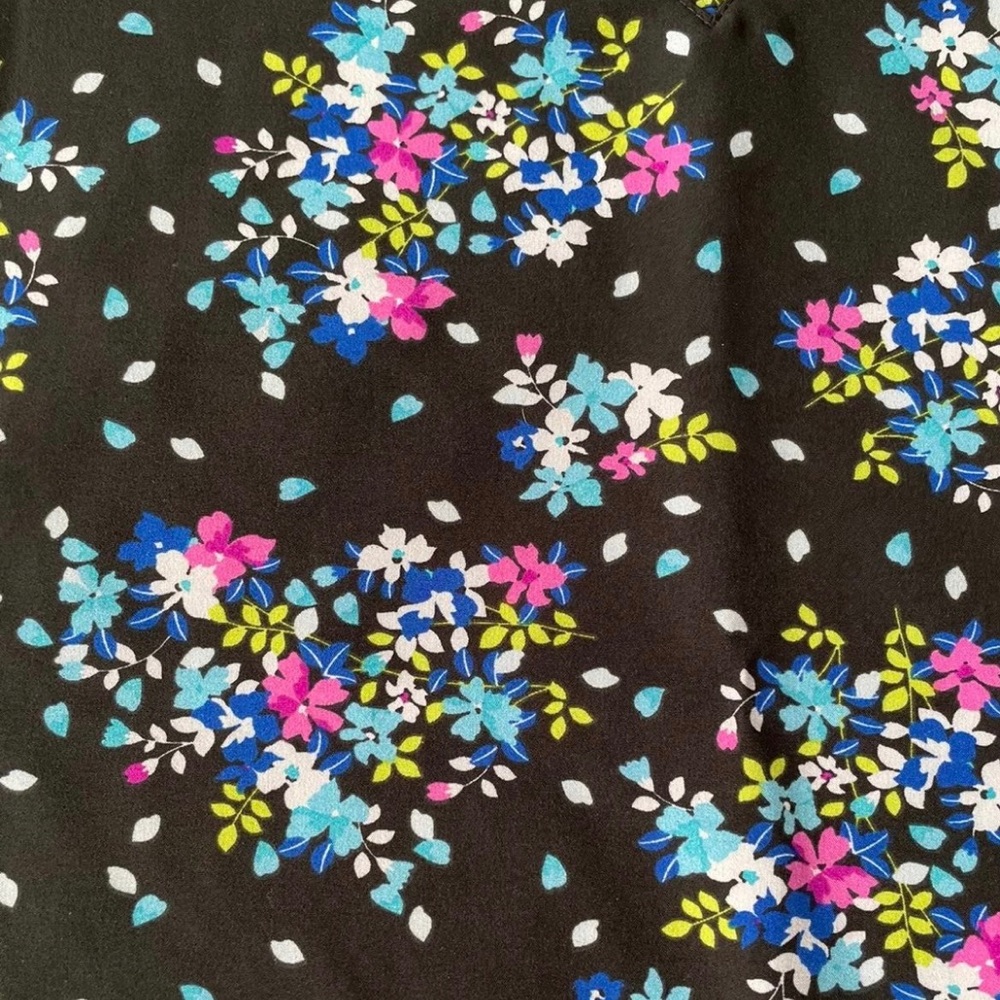 Small Scrub Top - Picture 3 of 3